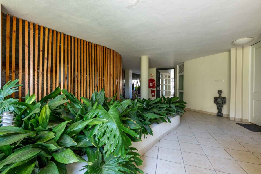 To Let 2 Bedroom Property for Rent in Sea Point Western Cape